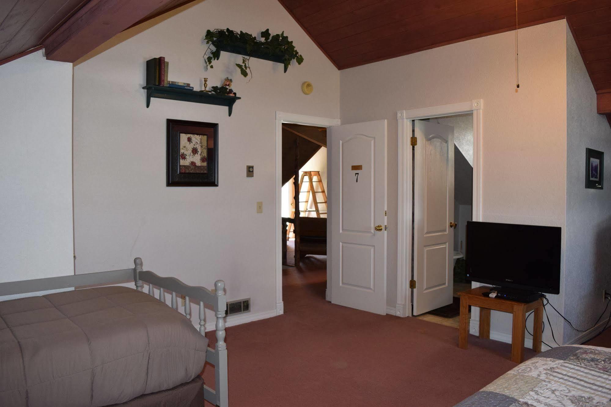 Grist Mill Inn Монтичелло Экстерьер фото